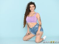 Brazzers Exxtra - Swap In For A Facial - 12/25/2020