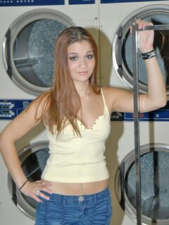 8th Street Latinas - Laundry Room Love - 10/16/2006